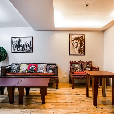 Oyo 136 Regal Residences Quezon City Exterior photo